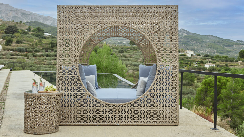 CUBE DAYBED SKYLINE DESIGN Premium Outdoor Furniture