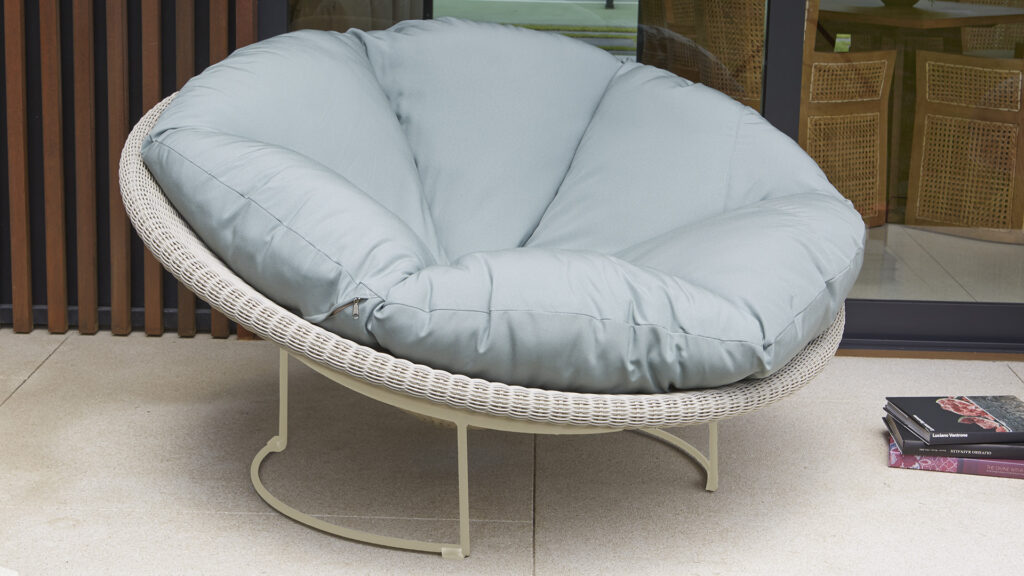 23291 LUNA Skyline Design ARMCHAIR WHITE WASH POLYROD 3 mm 03