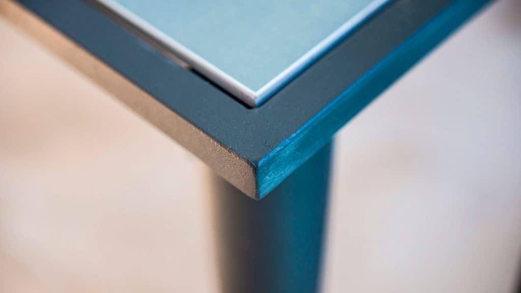 23515_Side Table Serpent_Aluminum Carbon_Skyline_4