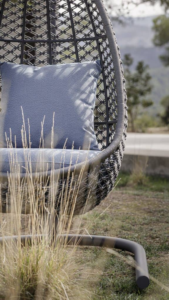 23589_Hanging w.stand Moma_Anthracite Polyrope 6mm_Skyline_9