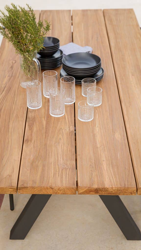 23712_Dining Table Alaska_Natural Teak_Skyline_2