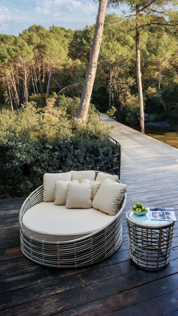 23760 DAYBED VILLA OFF WHITE MUSHROOM Skyline Design 11