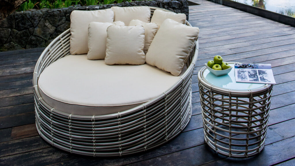 23765 SIDE TABLE VILLA OFF WHITE MUSHROOM Skyline Design 05