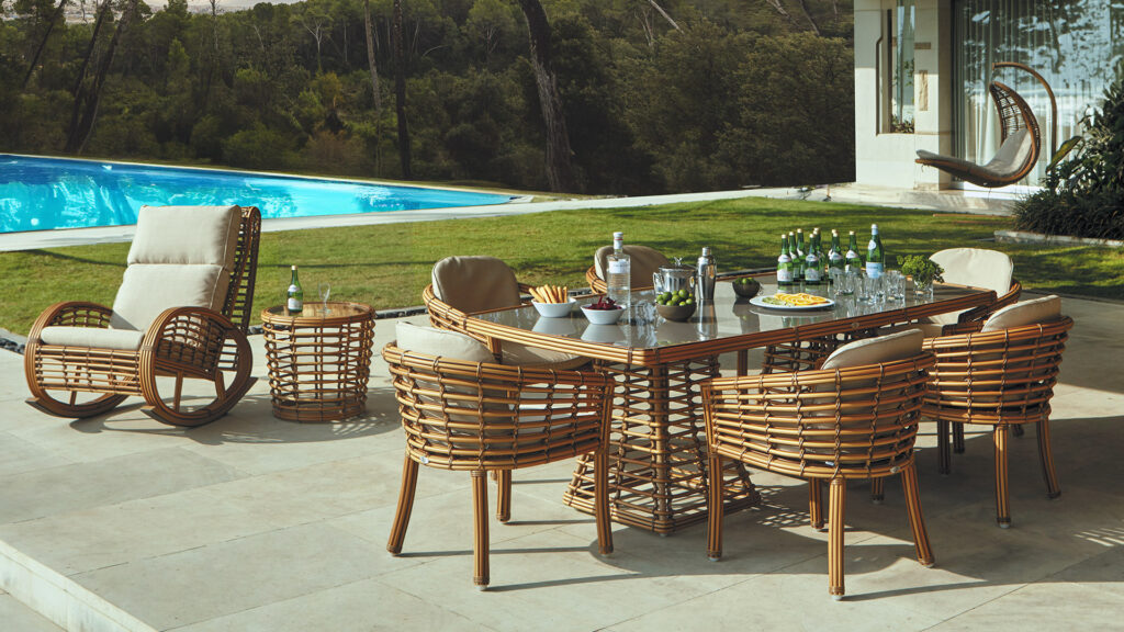 23772.16 DINING TABLE Skyline Design 05