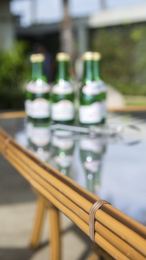 23772.16 DINING TABLE Skyline Design 08