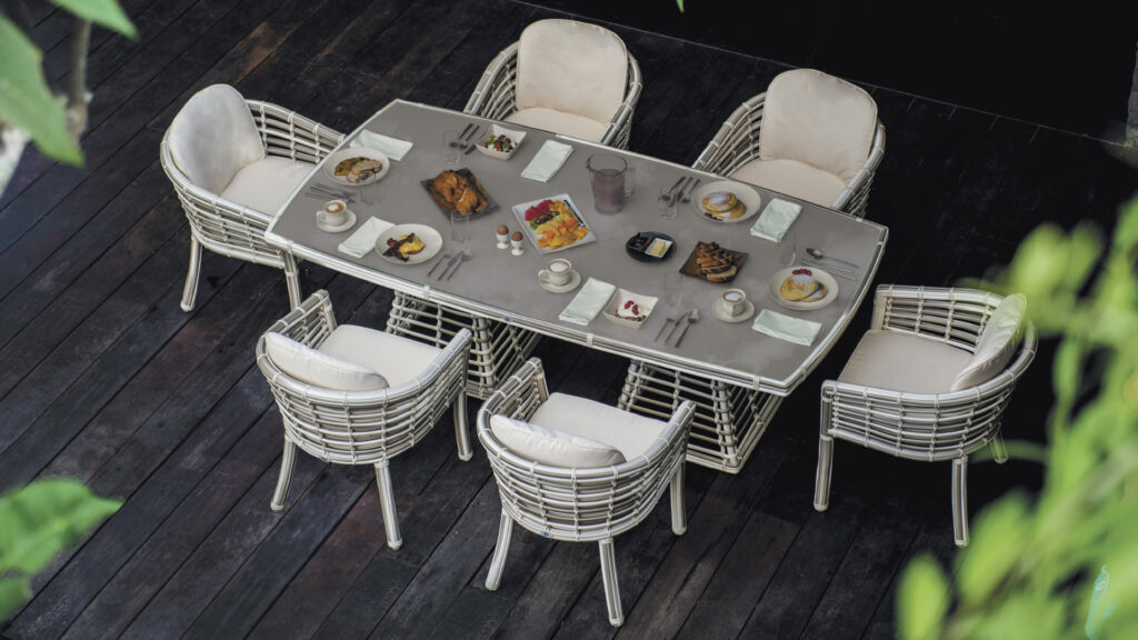 23772.22 DINING TABLE Skyline Design 03