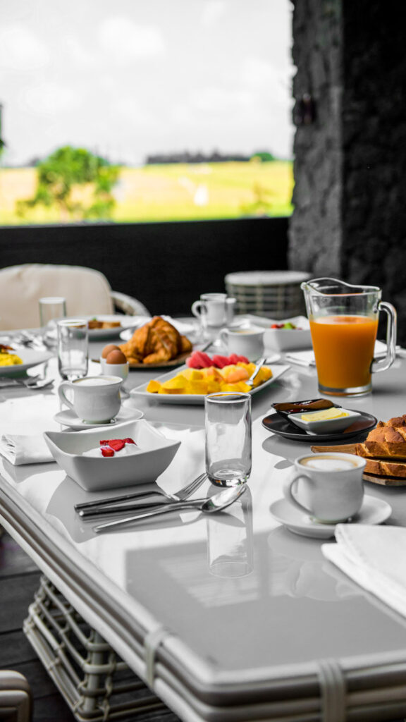 23772.22 DINING TABLE Skyline Design 04