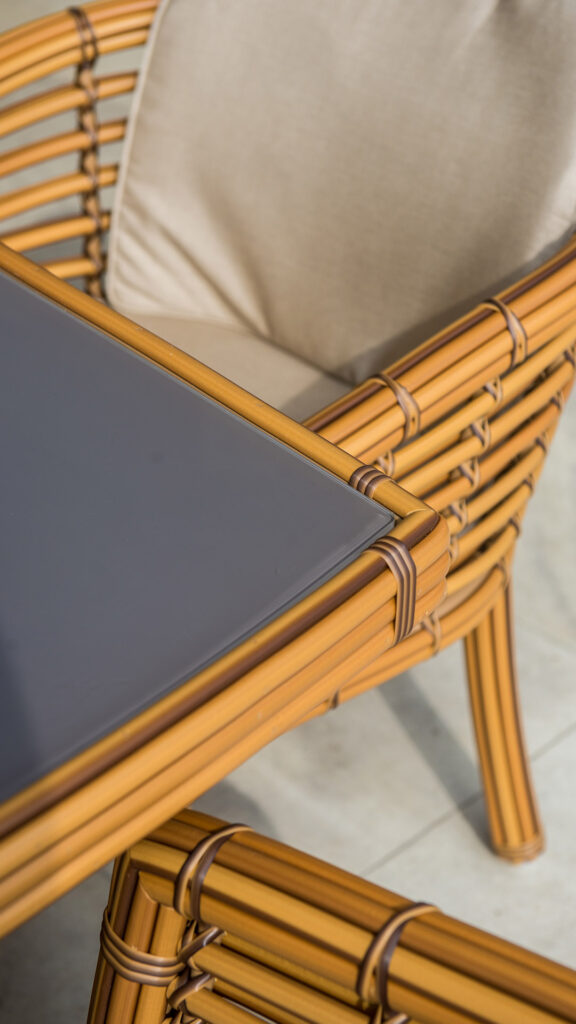 23772.22 DINING TABLE Skyline Design 10