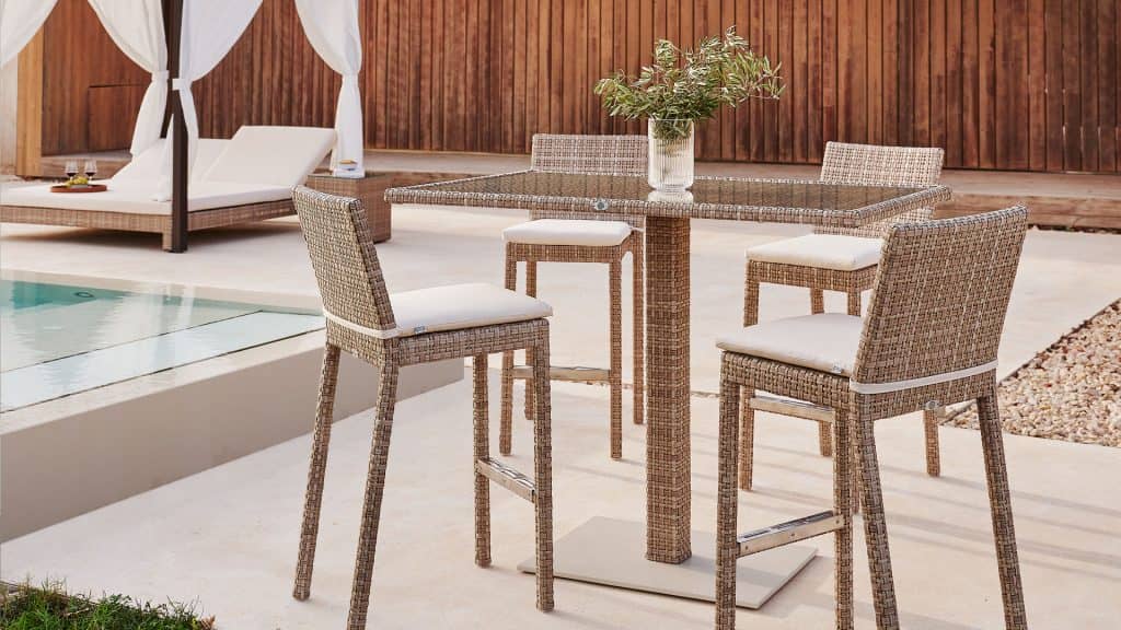 23905_Barstool Paloma_Seashell 7,10 & 15mm_Skyline_0