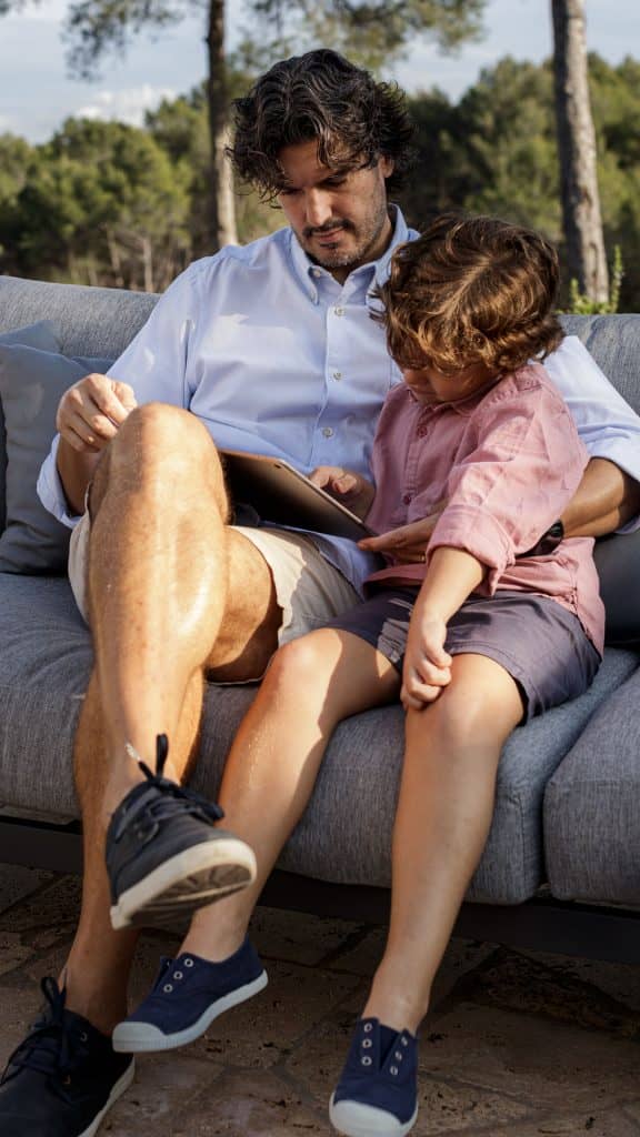 24302_Loveseat-Ribs_White-Seashell-Polyrod-5mm_Skyline_3