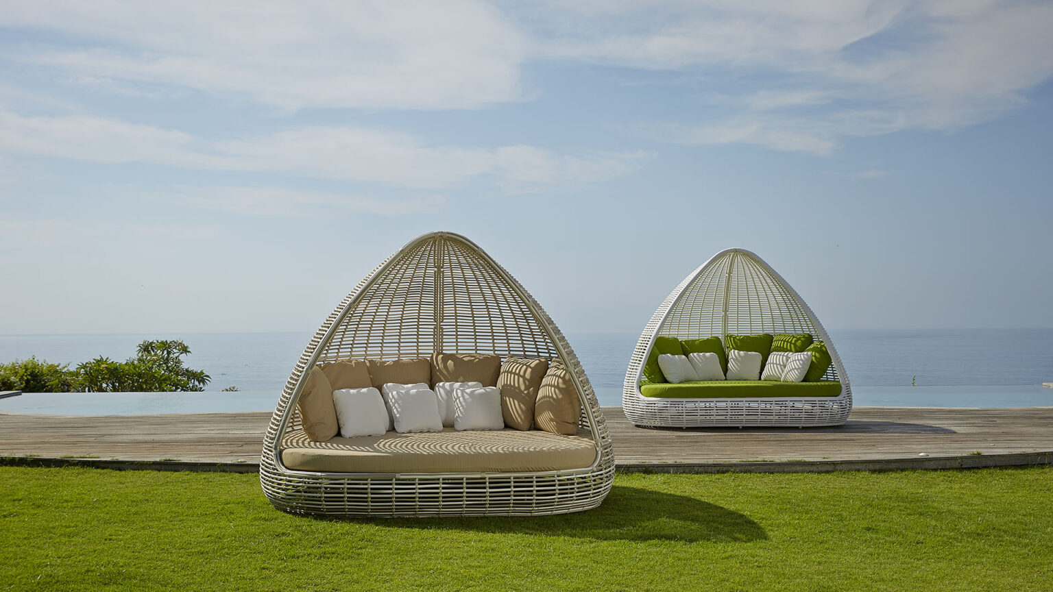 SHADE DAYBED - SKYLINE DESIGN - Premium Outdoor Furniture