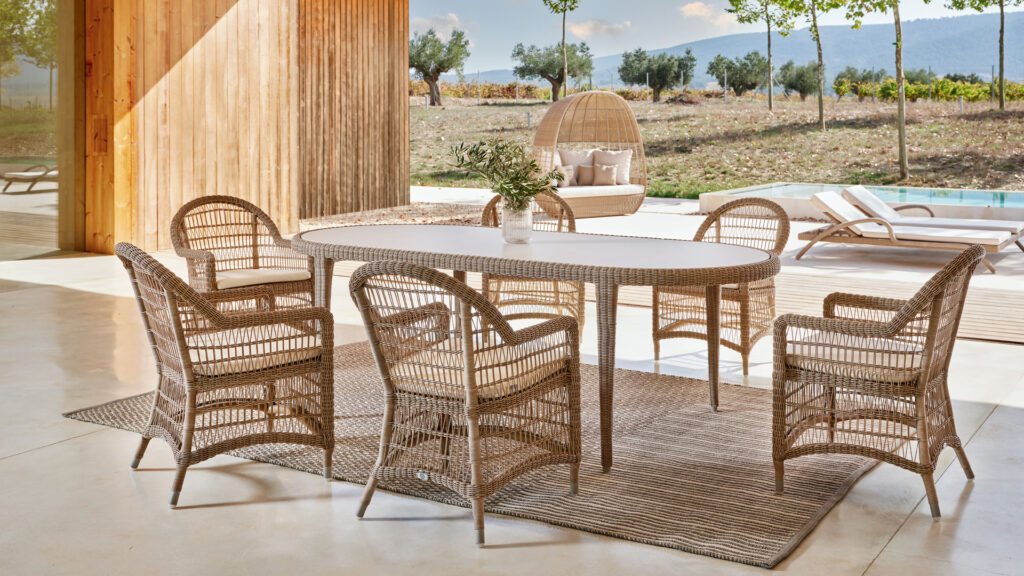 4608.22 Arena Skyline Design Dining Table Seashell Polyrod 05