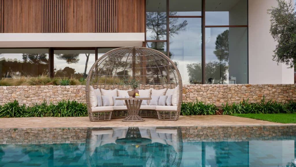 Iconic Daybeds_Skyline_2